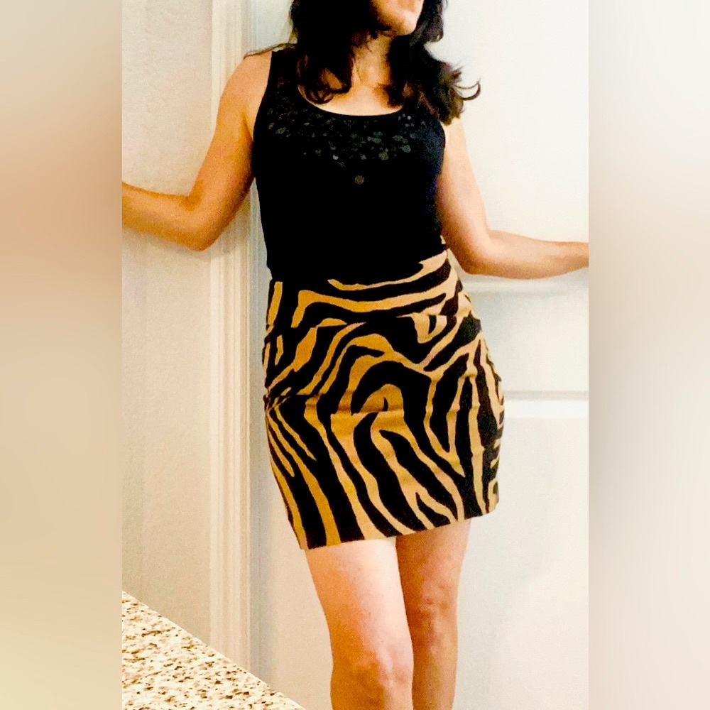Ann Taylor Loft - black/camel mini skirt, Size 0